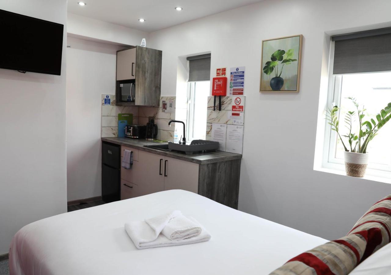 Cb Stays - Private Rooms With Ensuite And Kitchenette In Peterborough Eksteriør billede