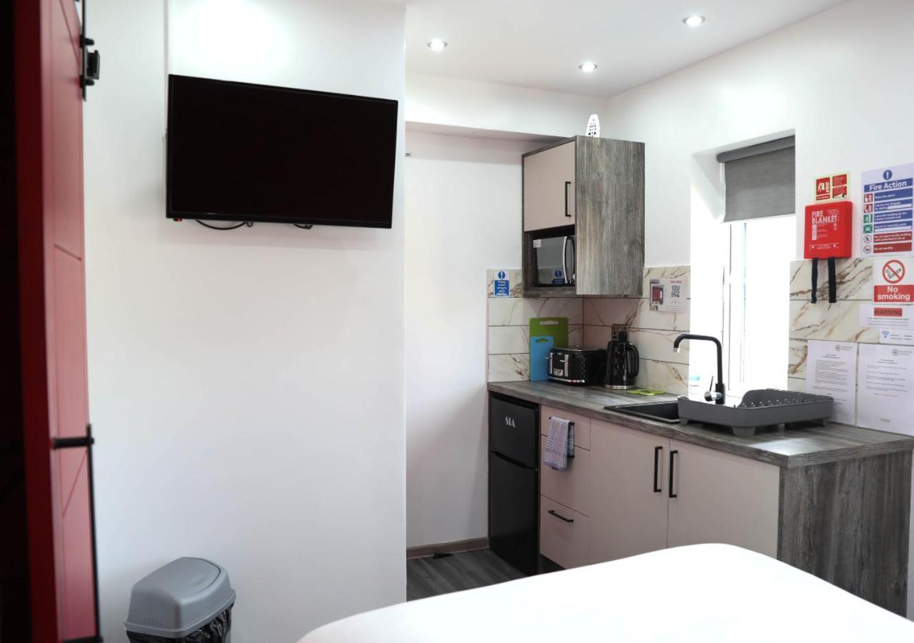 Cb Stays - Private Rooms With Ensuite And Kitchenette In Peterborough Eksteriør billede