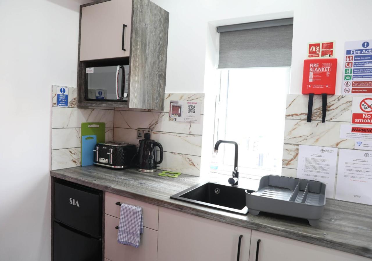 Cb Stays - Private Rooms With Ensuite And Kitchenette In Peterborough Eksteriør billede